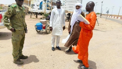 Le Directeur Général de l’Agence de Modernisation des villes du Niger en visite de terrain à Agadez