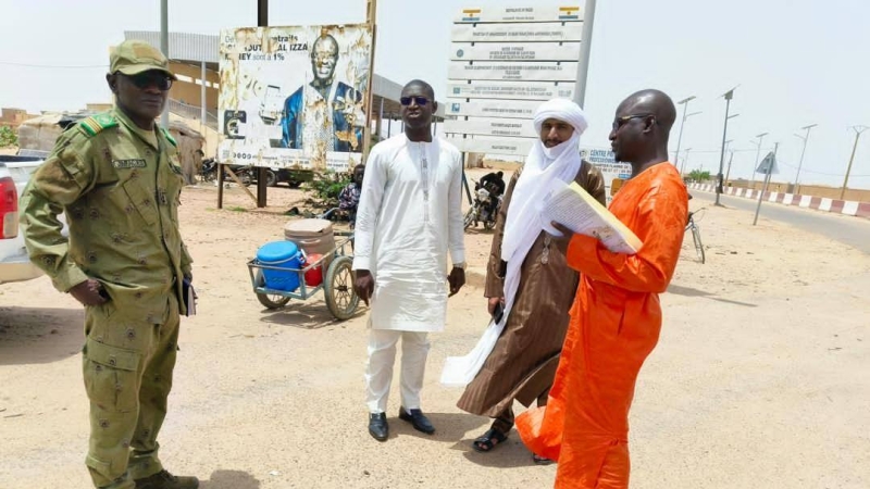 Le Directeur Général de l’Agence de Modernisation des villes du Niger en visite de terrain à Agadez