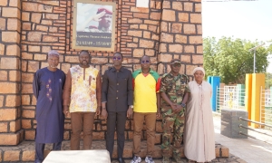 Visite de terrain : l’AMV-Niger et l’AMGT du Burkina Faso sur les chantiers de modernisation à Niamey  Dans le cadre de la mission de coopération entre l’Agence de Modernisation des Villes du Niger (AMV-Niger) et l’Agence Municipale des Grands Travaux (AMGT) du Burkina Faso, une visite de terrain s’est tenue ce 22 octobre 2025 dans la ville de Niamey.  Conduite par les équipes techniques de l’AMV-Niger, cette sortie a permis à la délégation de l’AMGT, d’apprécier les projets réalisés, en cours et à venir te