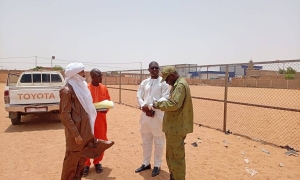 Le Directeur Général de l’Agence de Modernisation des villes du Niger en visite de terrain à Agadez