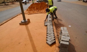 Niamey : l’AMV-Niger engage des travaux de pavage sur plusieurs axes stratégiques