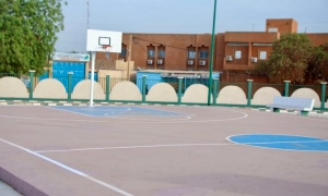 Visite officielle du Premier Ministre Lamine Zeine sur le chantier du site omnisports du Village de la Francophonie